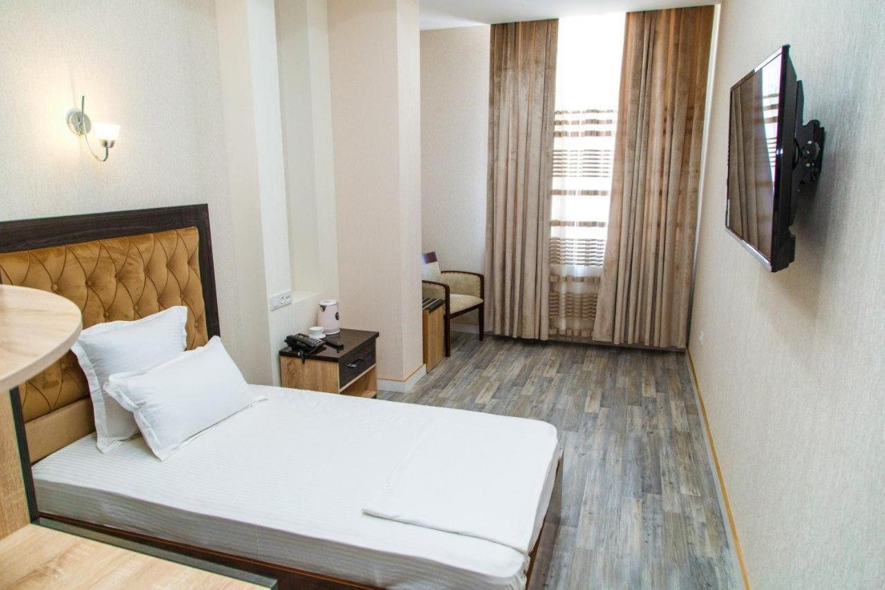 Shedevr Plaza Hotel Namangan Exterior foto