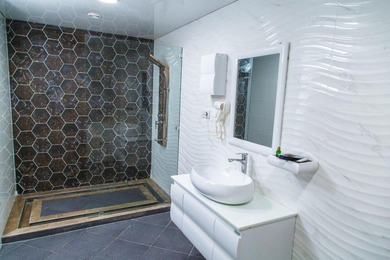 Shedevr Plaza Hotel Namangan Exterior foto