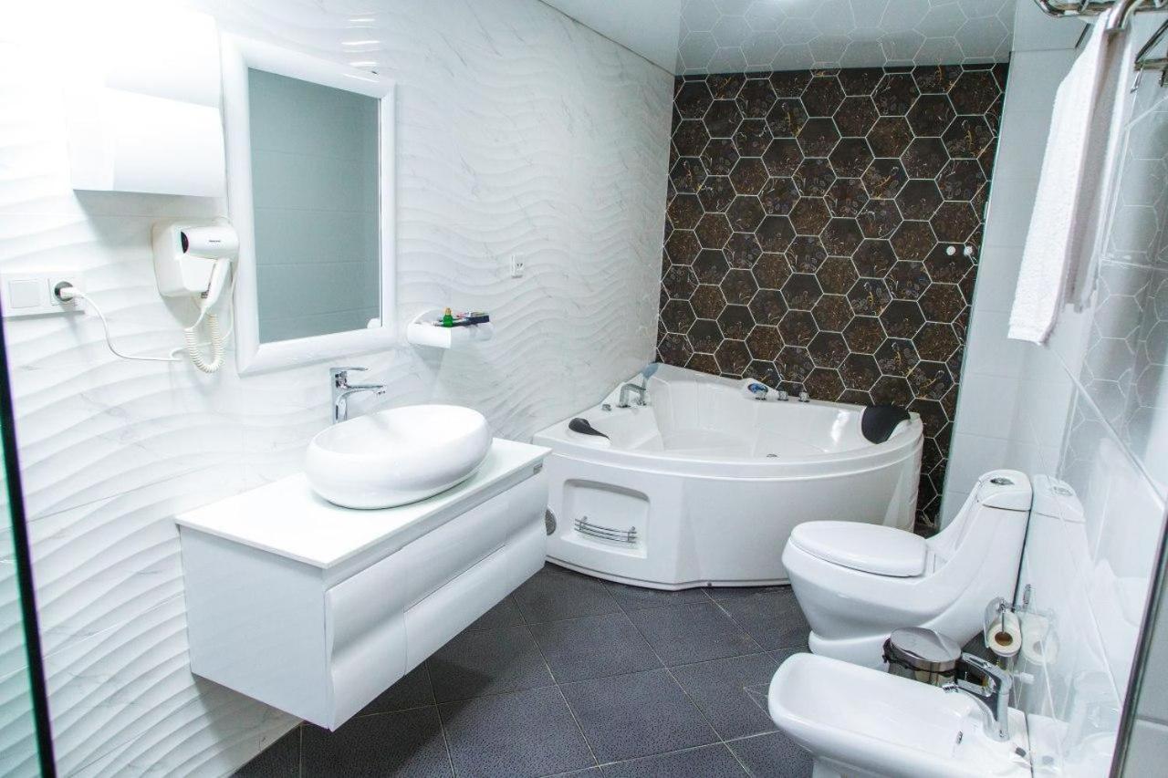 Shedevr Plaza Hotel Namangan Exterior foto