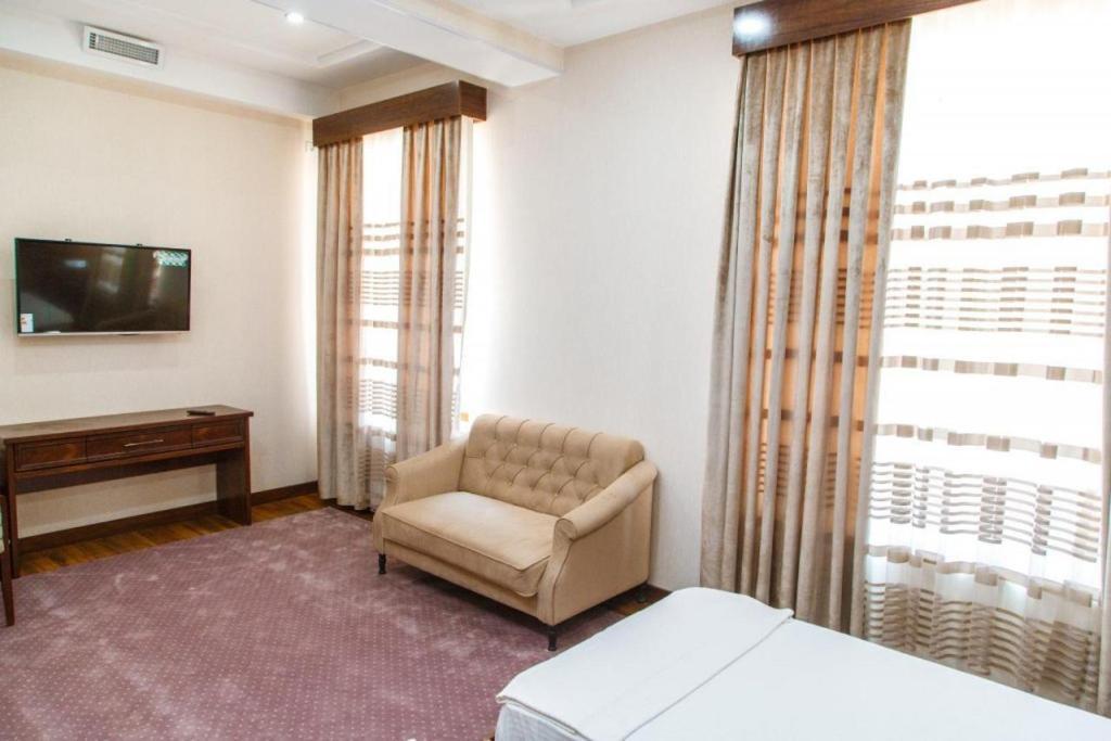 Shedevr Plaza Hotel Namangan Exterior foto