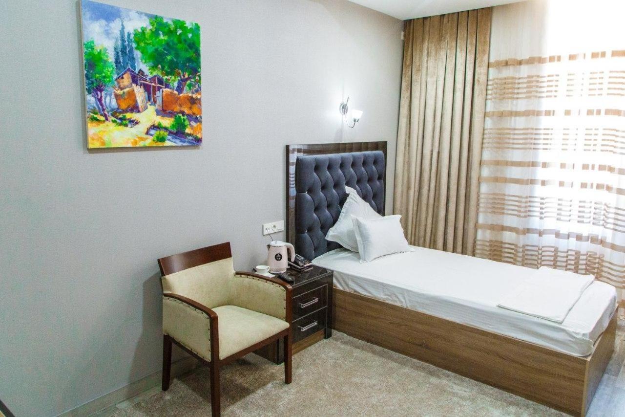 Shedevr Plaza Hotel Namangan Exterior foto